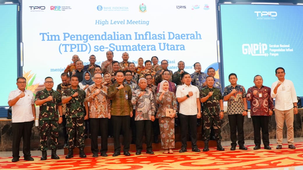 WAKIL Bupati Langkat Tiorita Br Surbakti hadiri High Level Meeting Tim Pengendalian Inflasi Daerah (TPID) se-Sumatera Utara di Kantor Gubsu.Waspada/Ist