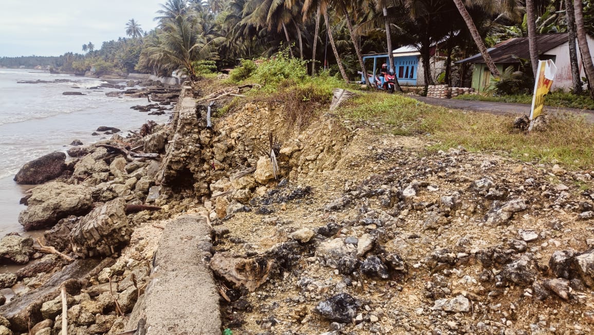 Tembok Penahan Jalan Nasional Ruas Gunung Sitoli Menuju Telukdalam Kembali Ambruk