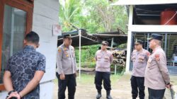 Kapolres Sabang, AKBP Erwan, SH, MH beserta Pejabat Utama Polres Sabang meninjau lokasi TPS Pemungutan Suara Ulang (PSU) Jurong Cot Klah Gampong Payaseunara Sabang. (Waspada/ist)