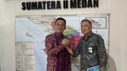 Bupati Tapsel Gus Irawan Pasaribu bersama Kepala BBWS Sumatera II Medan Agus Safari. (Waspada/Ist)