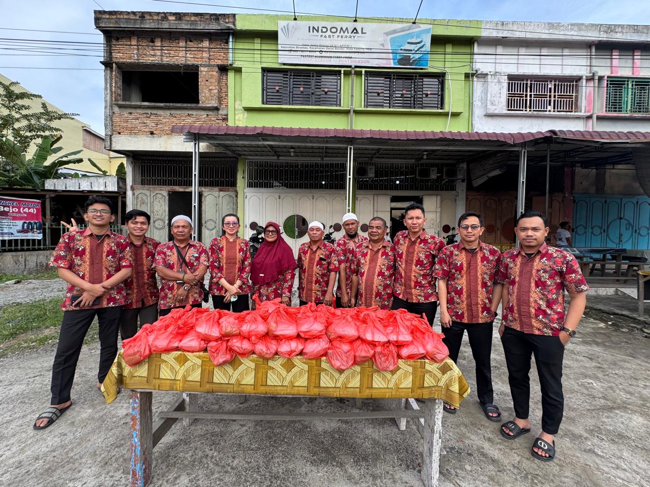 PT Malindo Bahari Cabang Tanjungbalai Bagikan 500 Paket Takjil