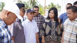 Pimpinan DPRD Deliserdang dan Anggota DPRD Deliserdang saat Sidak peternakan ayam di Dusun III, Desa Batang Biara, Kecamatan Pantai Labu. (Waspada/ist)