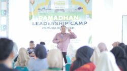 Pj Sekdakot Banda Aceh Bachtiar tampil sebagai nara sumber pada Acara Ramadhan Leadership Camp Pemuda ICMI di Gedung KAHMI Aceh, Sabtu (15/03/25).Bachtiar dorong generasi muda Aceh menjadi pemimpin yang baik.(Waspada/T.Mansursyah)