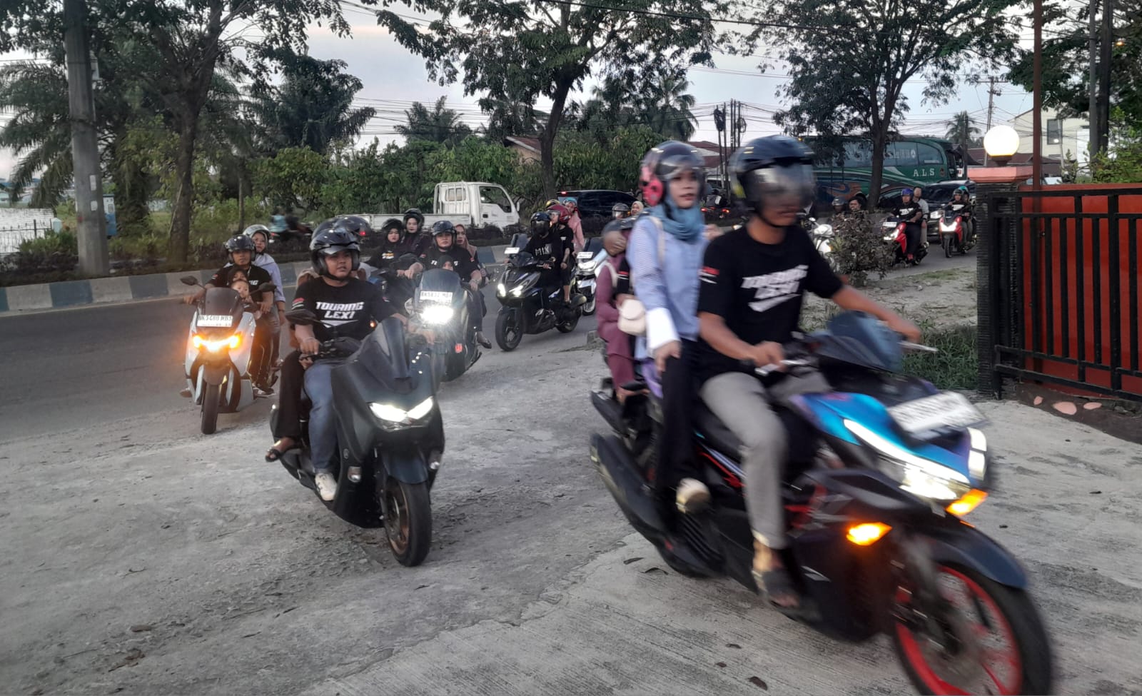 Komunitas Yamaha LEXi Gelar City Touring, Baksos Dan Pembagian Takjil Di Lubukpakam