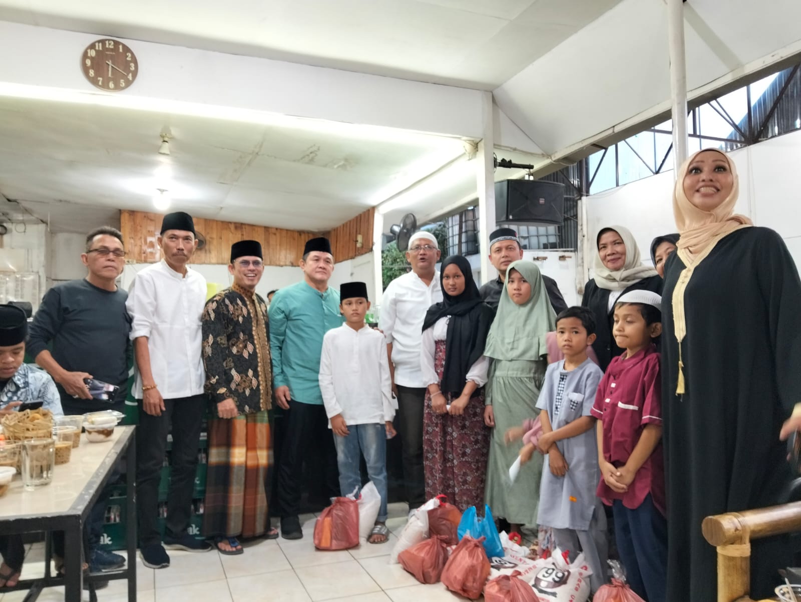 Silaturahmi IKAL SMPN II 87 Medan Bukber Dan Santuni Anak Yatim