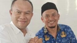 Kepala BPKD Aceh Tenggara, Syukur S. Karo Karo pakai peci. Waspada/Seh Muhammad Amin