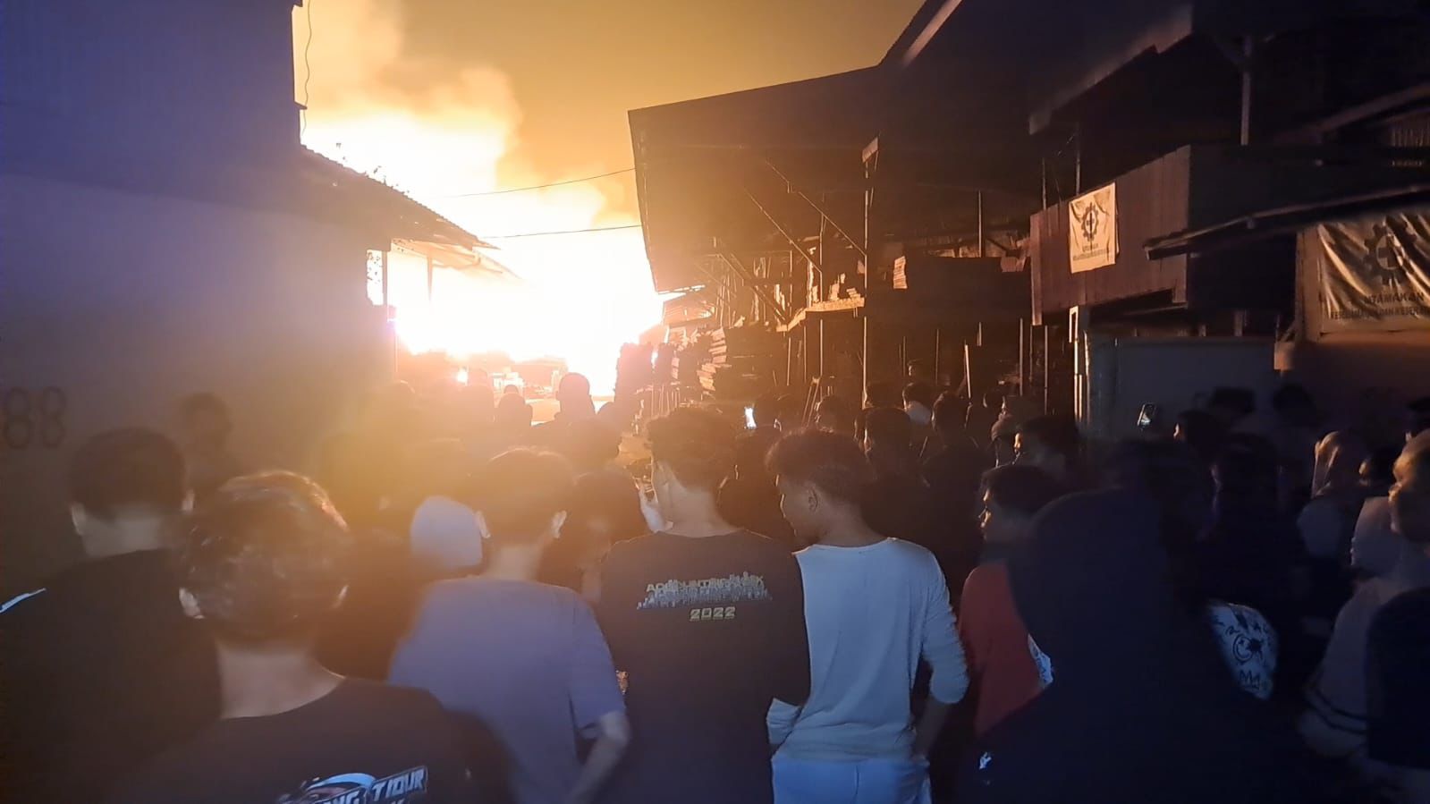 Gudang Kayu Di Kota Tebingtinggi Ludes Terbakar