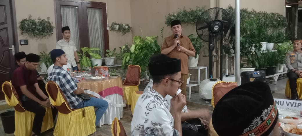 Bupati HM Salim Fakhry saat menyampaikan sambutan, usai buka puasa bersama.Waspada/Seh Muhammad Amin