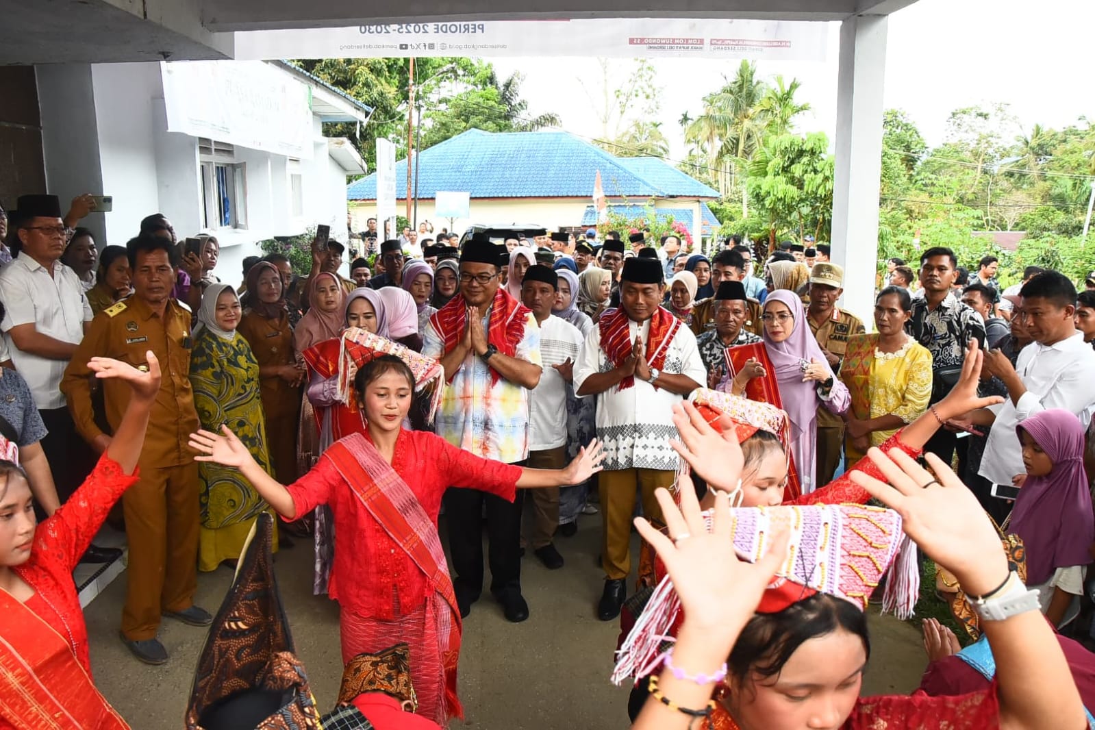 Bupati Dan Wabup Deliserdang Berjemur Di Gunung Meriah