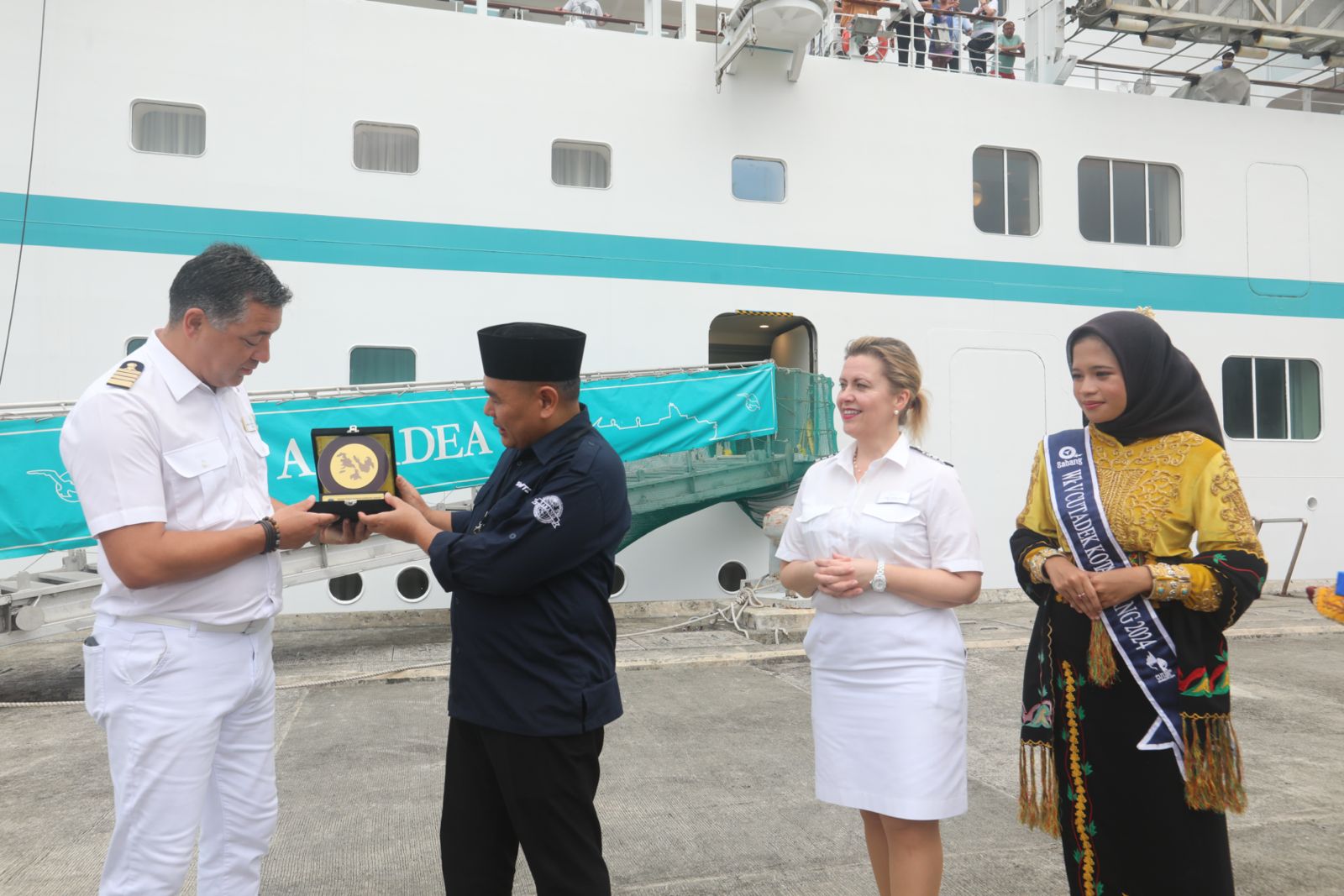 Kapal Pesiar MS. Amadea Singgah Di Teluk Sabang