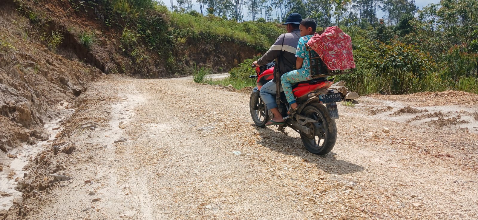 Masyarakat Sitapongan Bersyukur, Jalan Usaha Tani Dan Lahan Pertanian Terbuka