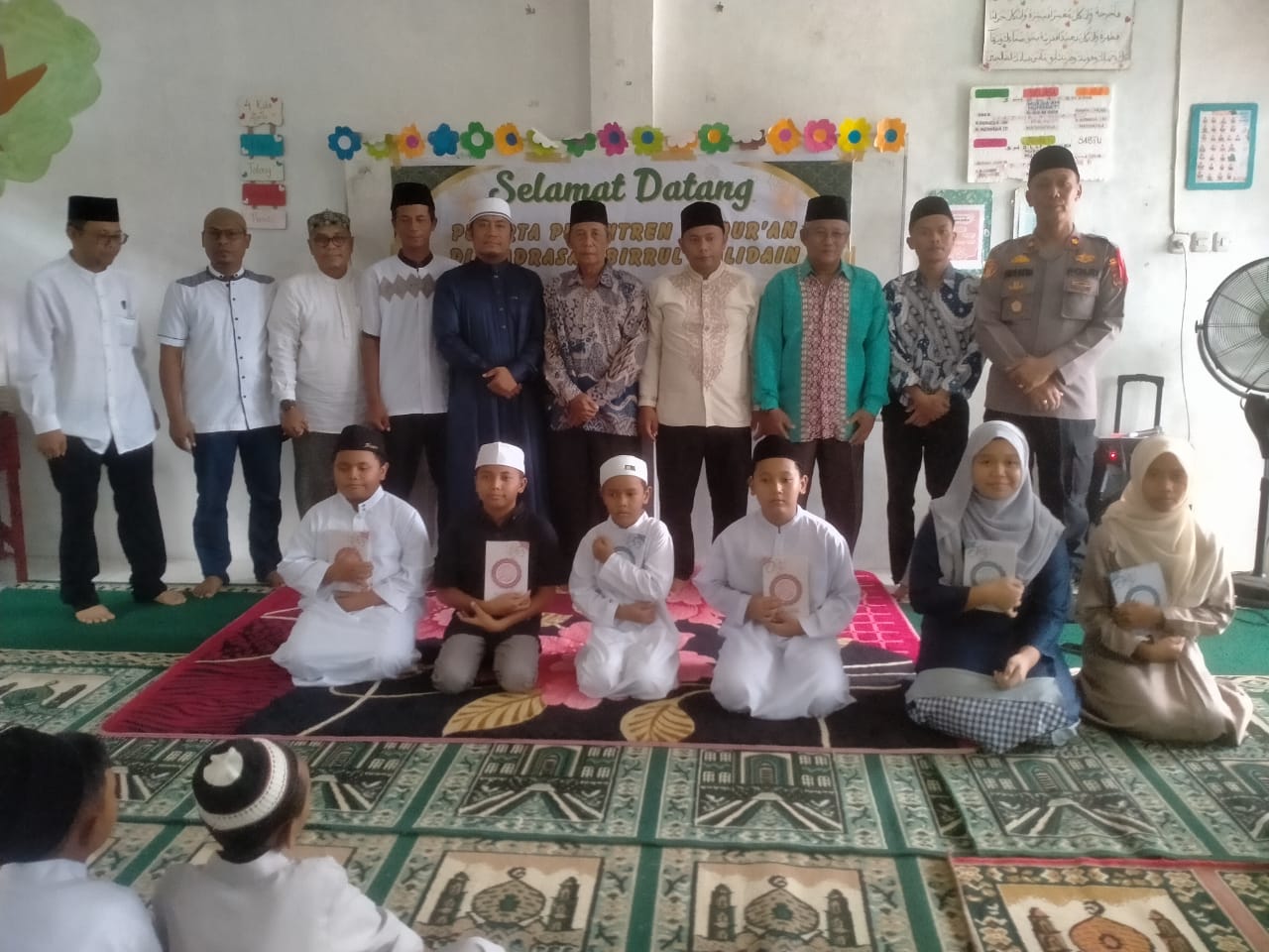 Kapolsek Tanah Jawa Dukung Kegiatan Pesantren Qur'an Di Madrasah Birrul Walidain