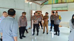 Kapolres Sabang dan jajarannya bersama komisionir KIP Sabang melakukan pengecekan kesiapan pelaksanaan Pemungutan Suara Ulang (PSU) di TPS 2 Gampong Payaseunara Sabang. (Waspada/ist)