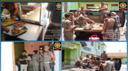 Satpol PP, WH Dan Linmas Agara saat melakukan razia sebuah warung nasi yang berjualan di siang hari pada bulan suci Ramadhan. Waspada/Ist