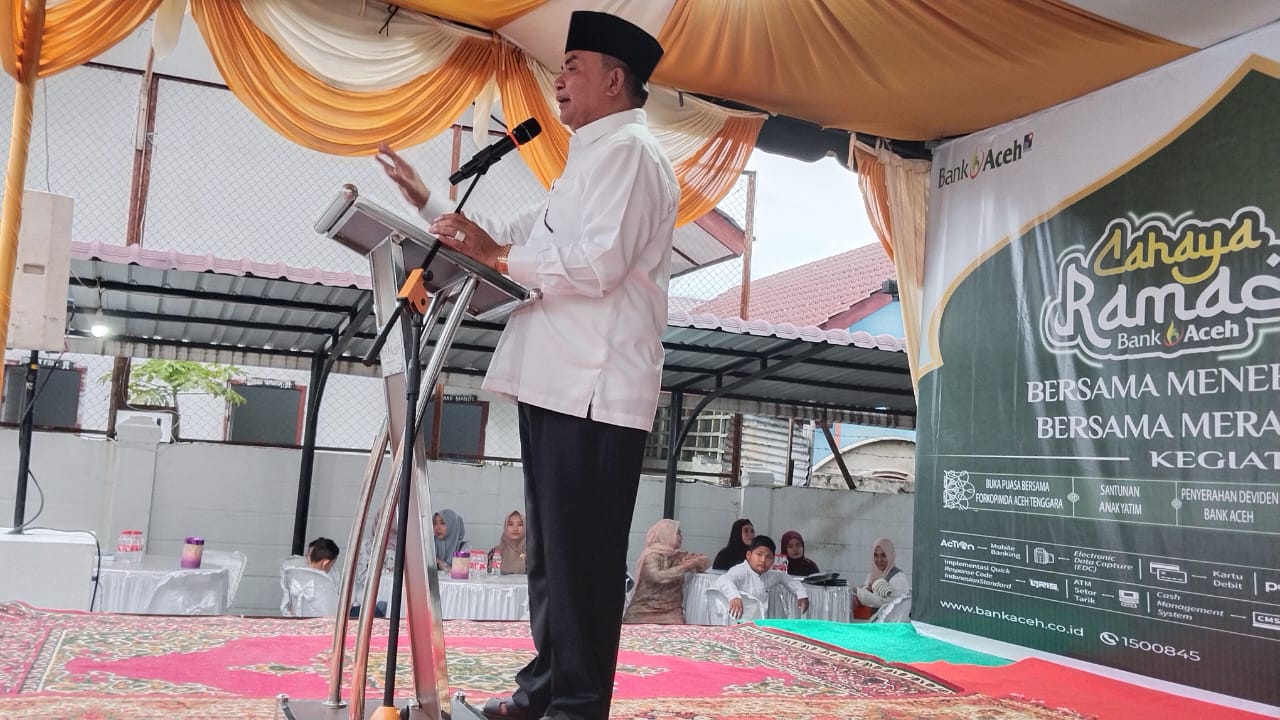 Bupati Salim Fakhry saat menyampaikan pidatonya. Waspada/Seh Muhammad Amin