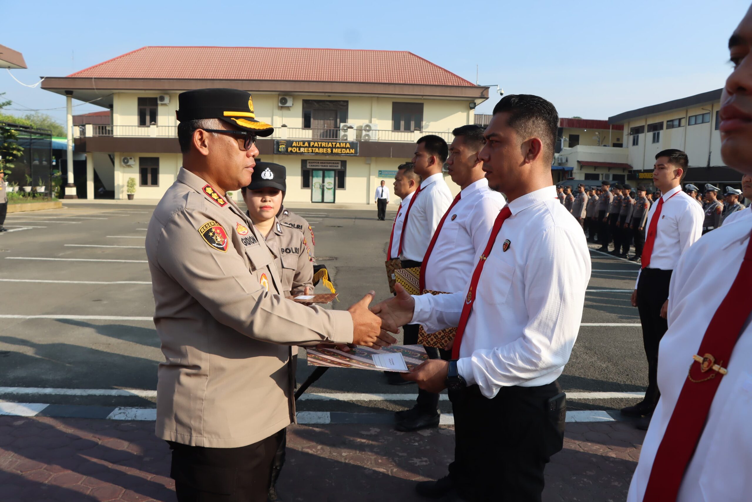 Ungkap Kasus Besar, 56 Personel Polrestabes Medan Dapat Penghargaan