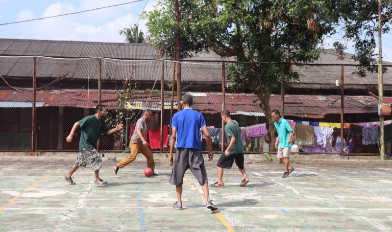 Pasien Disabilitas Mental RSJ Prof. Dr. M. Ildrem Latih Fokus Lewat Futsal