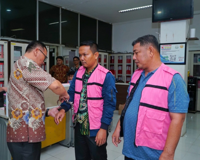 Terjaring OTT, Kejatisu Tetapkan Dua Tersangka Dugaan Korupsi Dana BOS SMA/SMK Di Batubara